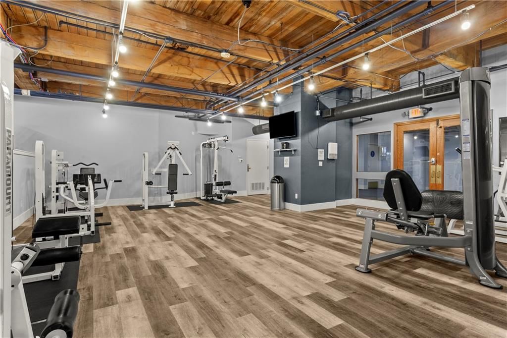 308 W 8th Street — photo 10