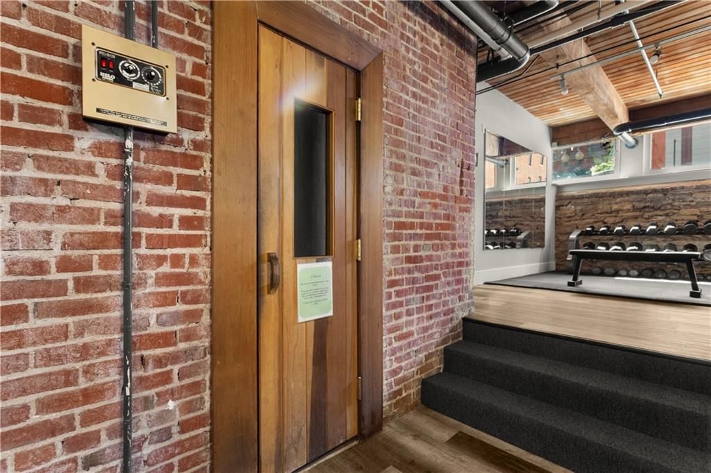 308 W 8th Street — photo 13