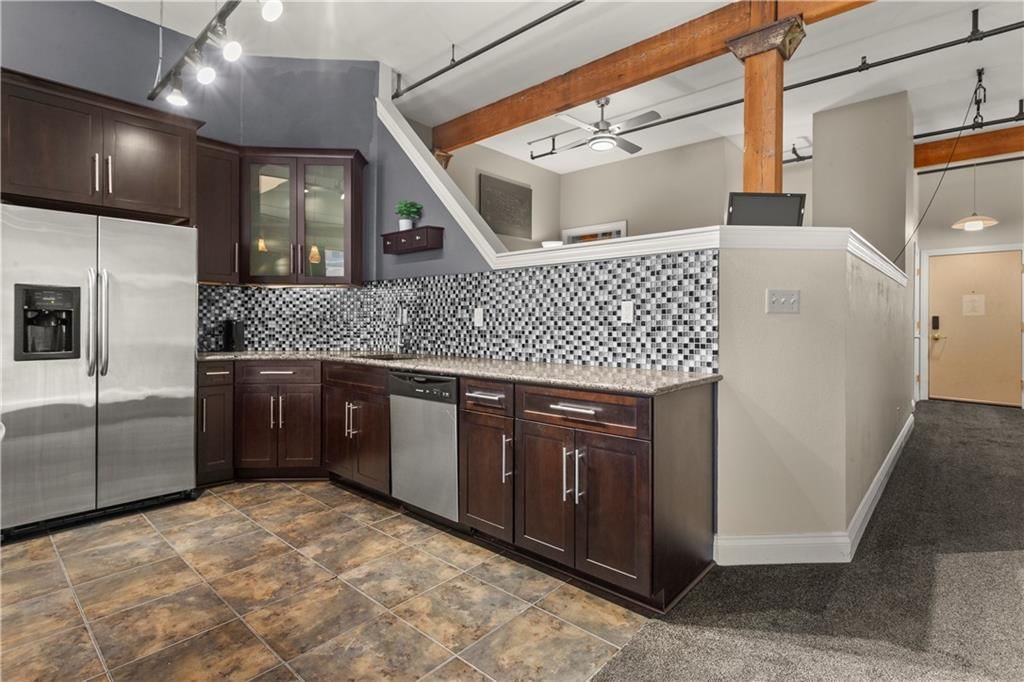 308 W 8th Street — photo 23