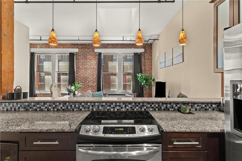 308 W 8th Street — photo 25