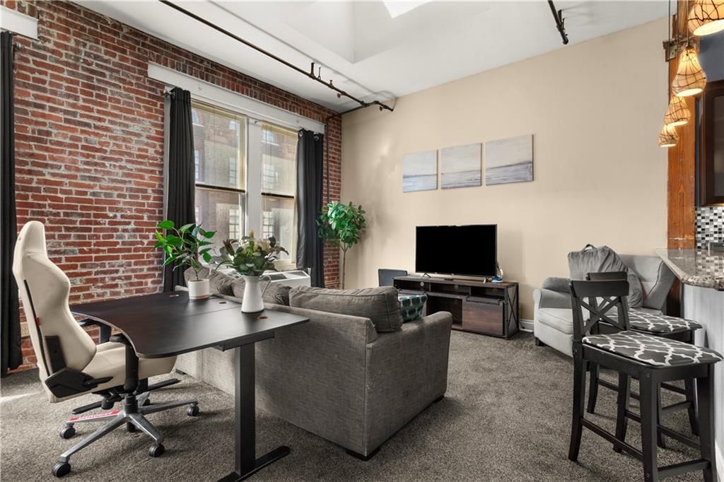 308 W 8th Street — photo 26