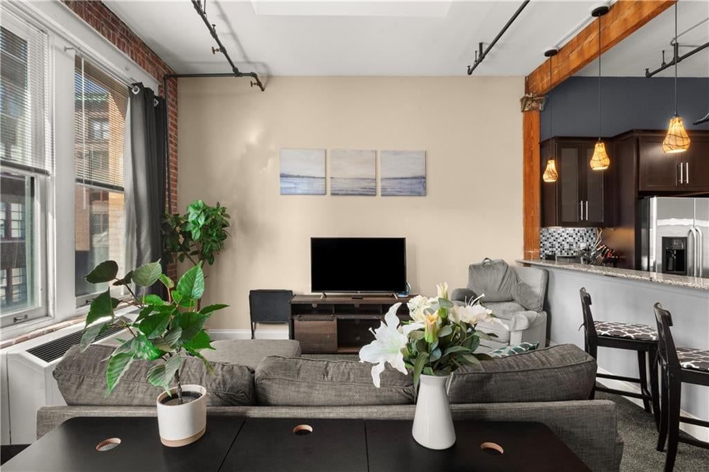 308 W 8th Street — photo 27