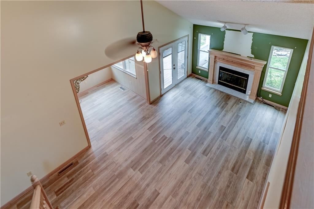 Photo 4 of 42 - 1421 Birdseye Court, Blue Springs, MO 64015