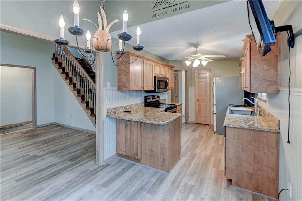 Photo 9 of 42, 1421 Birdseye Court, Blue Springs, MO 64015