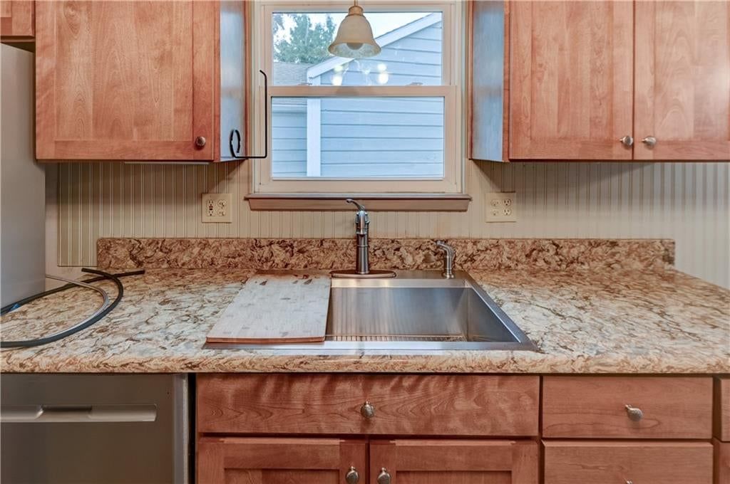 Photo 12 of 42, 1421 Birdseye Court, Blue Springs, MO 64015