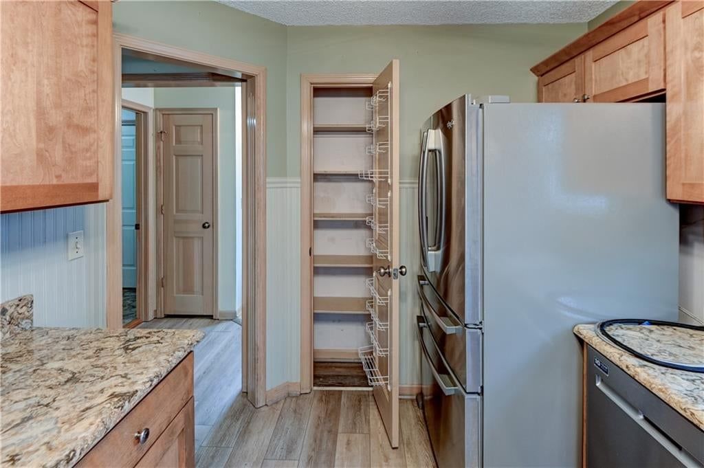 Photo 14 of 42, 1421 Birdseye Court, Blue Springs, MO 64015