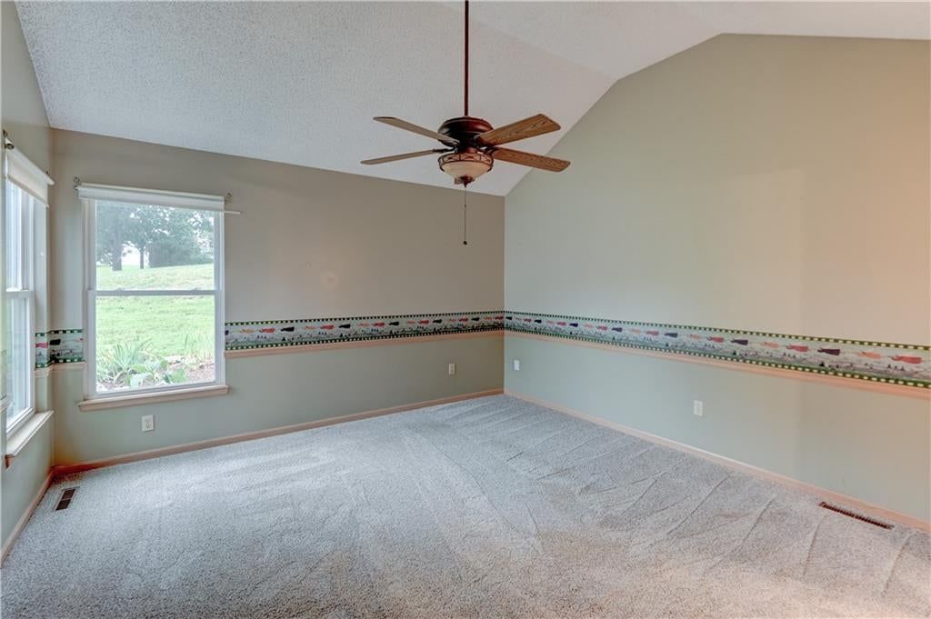 Photo 18 of 42 - 1421 Birdseye Court, Blue Springs, MO 64015