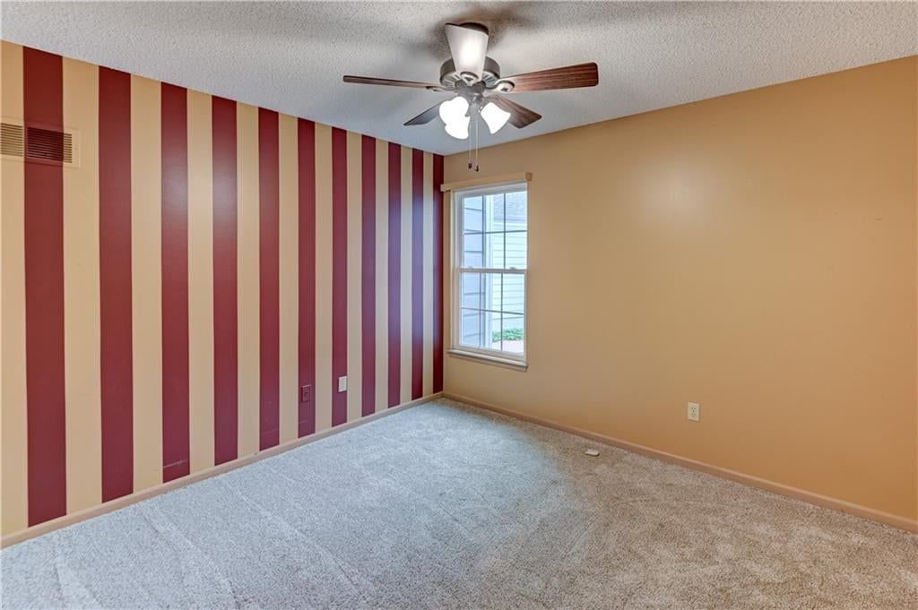 Photo 21 of 42 - 1421 Birdseye Court, Blue Springs, MO 64015