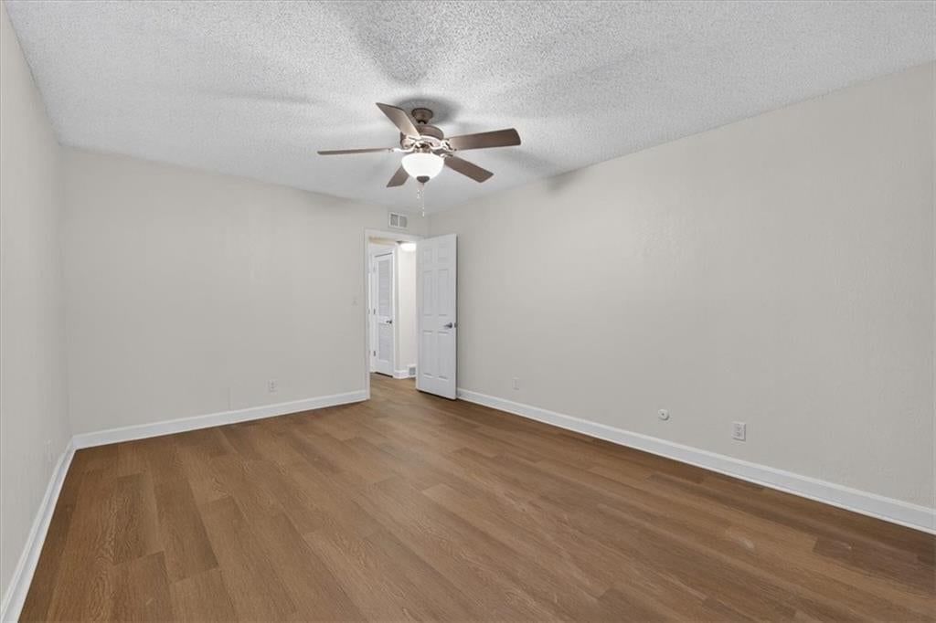 4727 Jarboe Street — photo 28