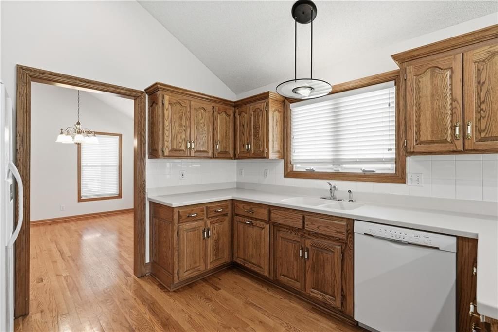 7907 N Cherry Street — photo 5