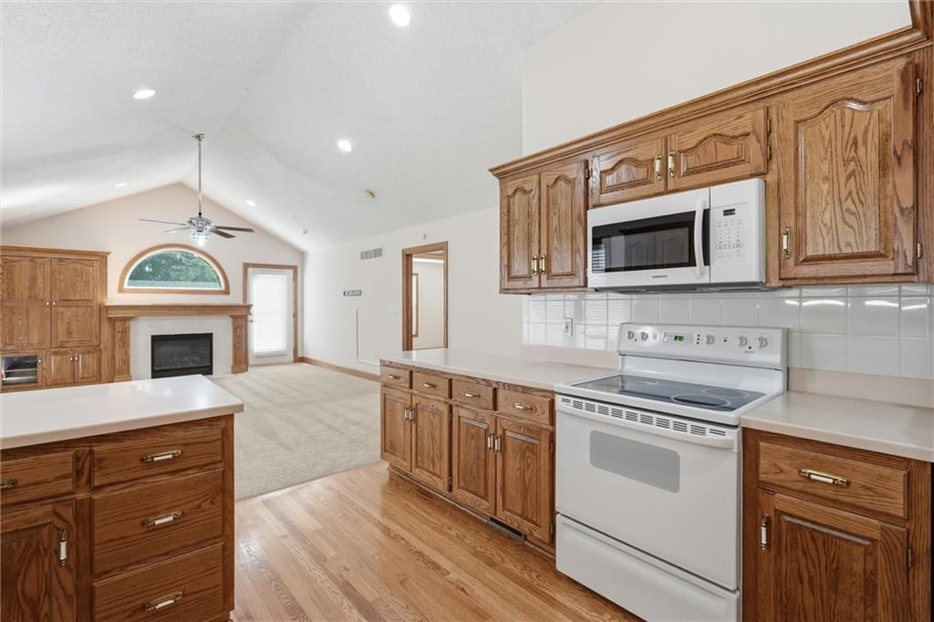 7907 N Cherry Street — photo 8