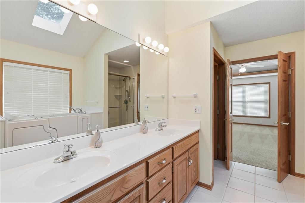 7907 N Cherry Street — photo 15