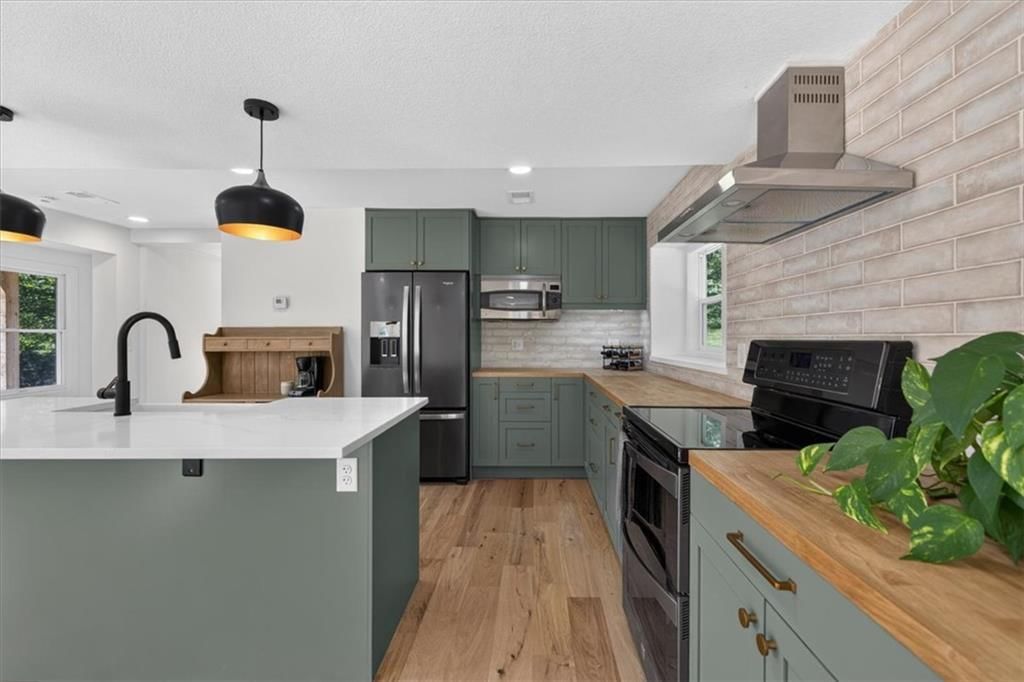 Photo 19 of 71 - 28 TLA Lake Shore Drive, Lake Lotawana, MO 64086