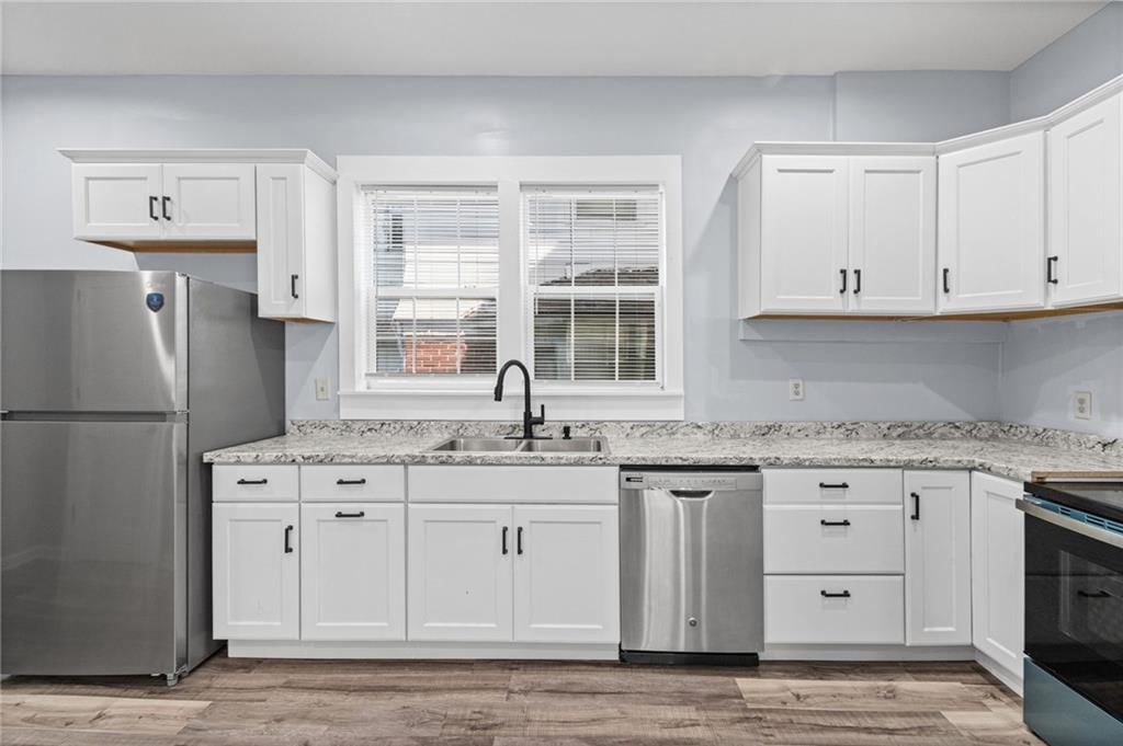 330 Jackson Avenue — photo 10