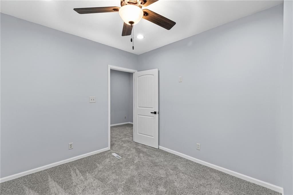 330 Jackson Avenue — photo 23