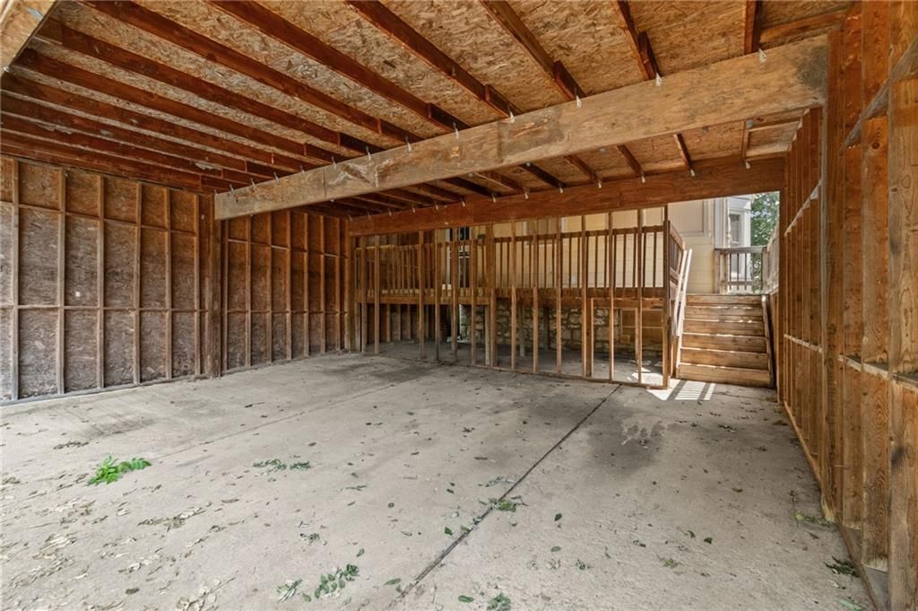 330 Jackson Avenue — photo 31