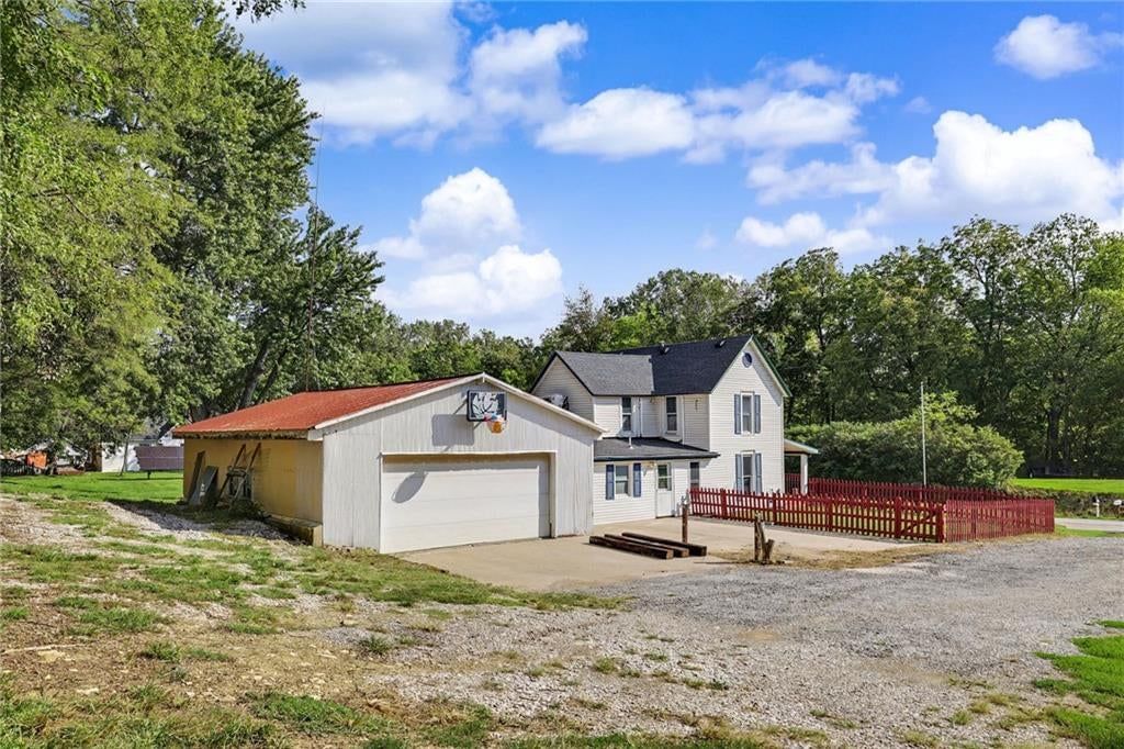 Photo 8 of 43 - 23460 Interurban Road, Dearborn, MO 64439