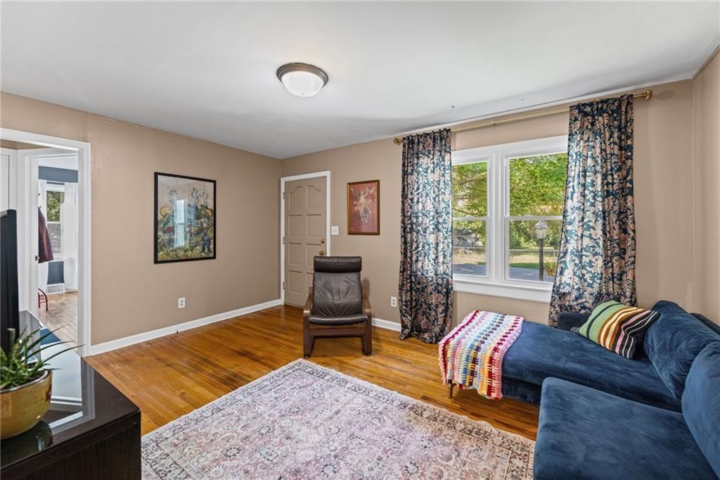 2711 S Scott Avenue — photo 4