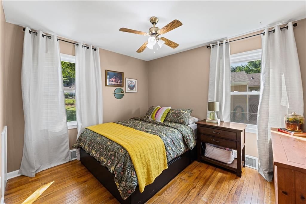 2711 S Scott Avenue — photo 12