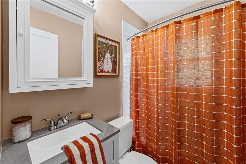 2711 S Scott Avenue — photo 14