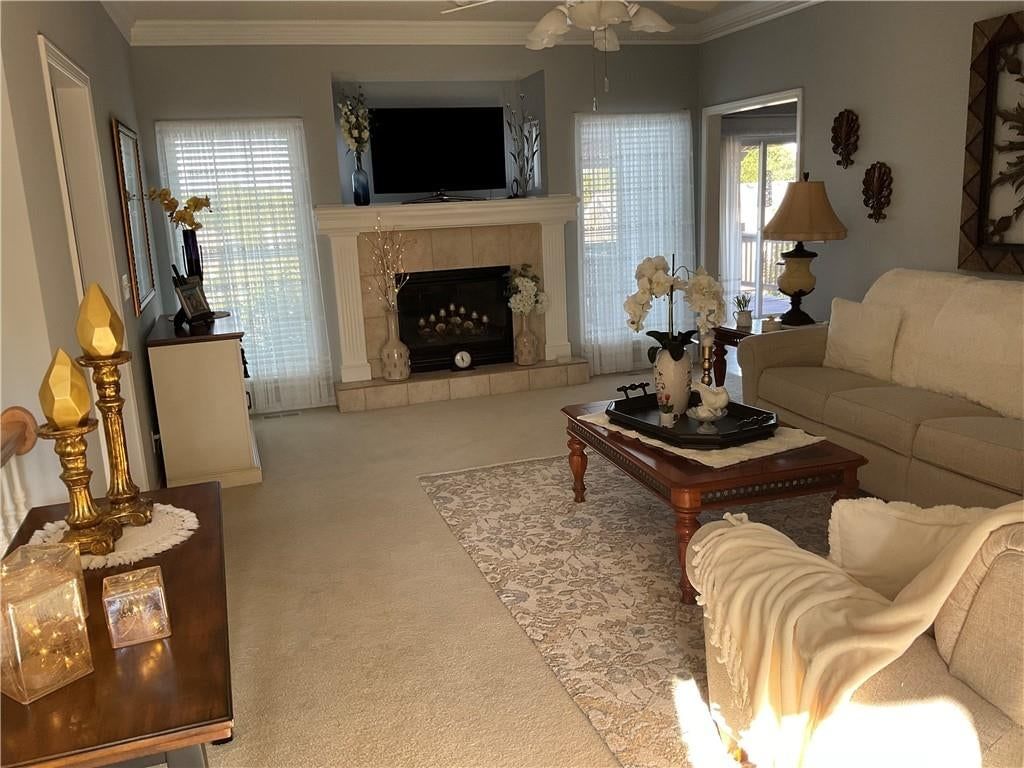 8543 N Robinhood Avenue, Kansas City, MO