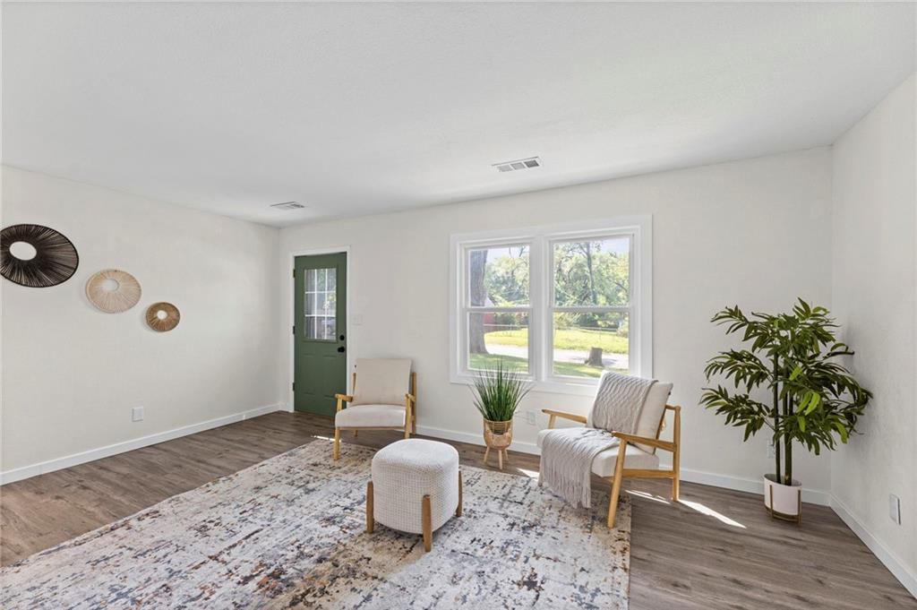 6120 Oakland Avenue — photo 3