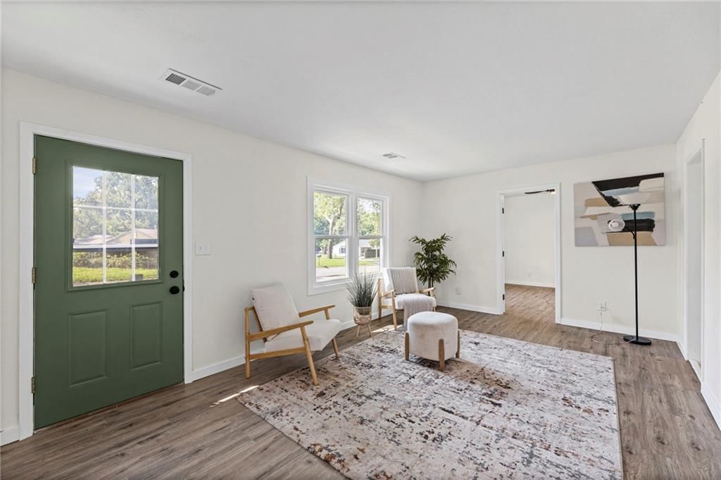 6120 Oakland Avenue — photo 4