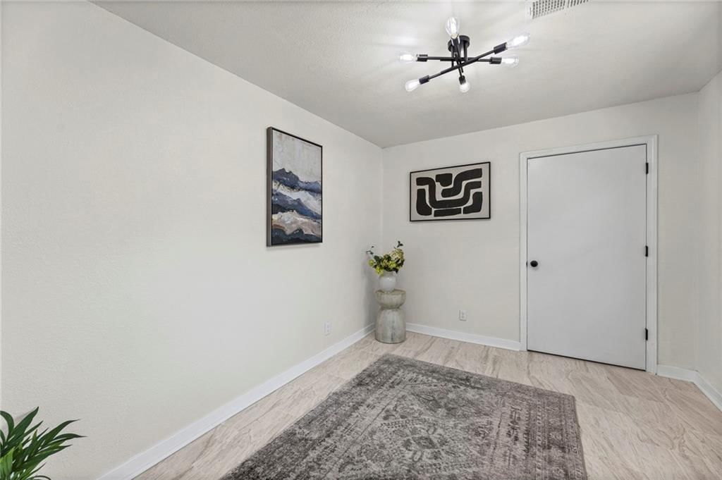 6120 Oakland Avenue — photo 10