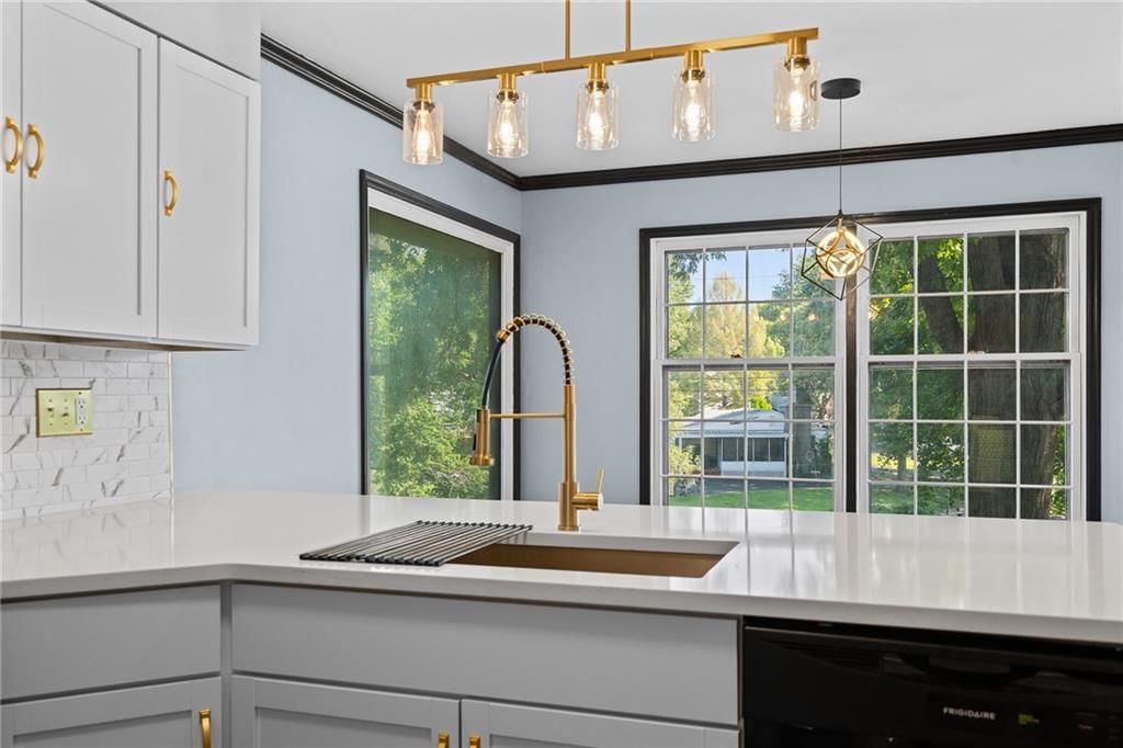 6809 Lakeshore Drive — photo 6