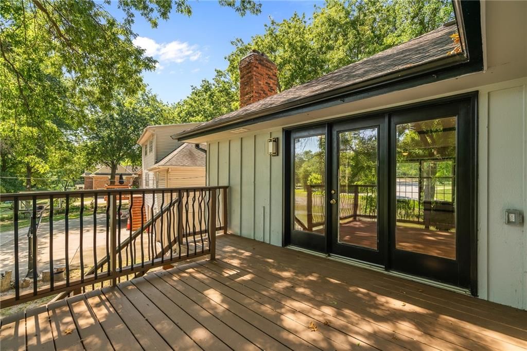 6809 Lakeshore Drive — photo 25