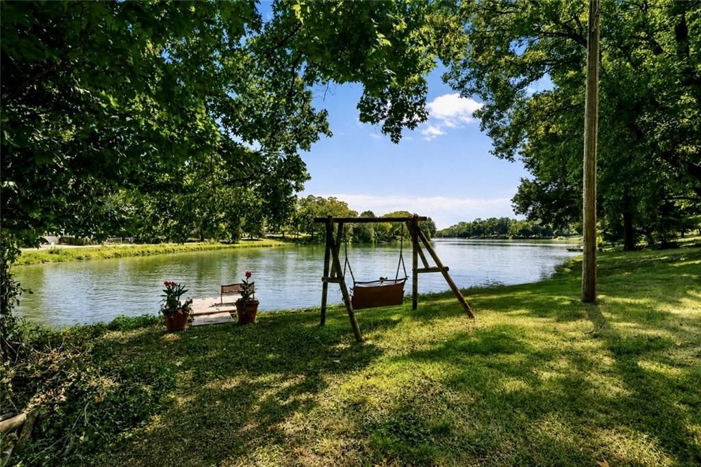 6809 Lakeshore Drive — photo 30