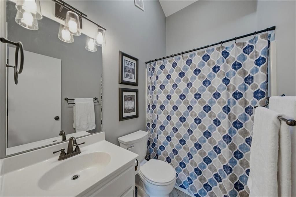 654 SE Canterbury Lane — photo 15