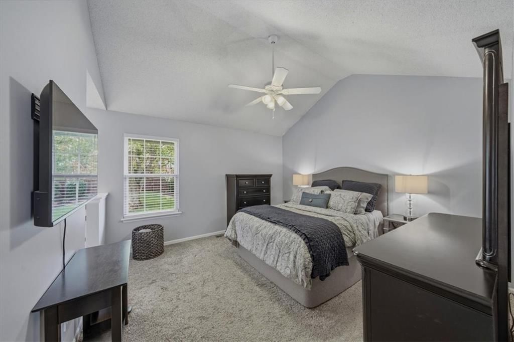 654 SE Canterbury Lane — photo 19