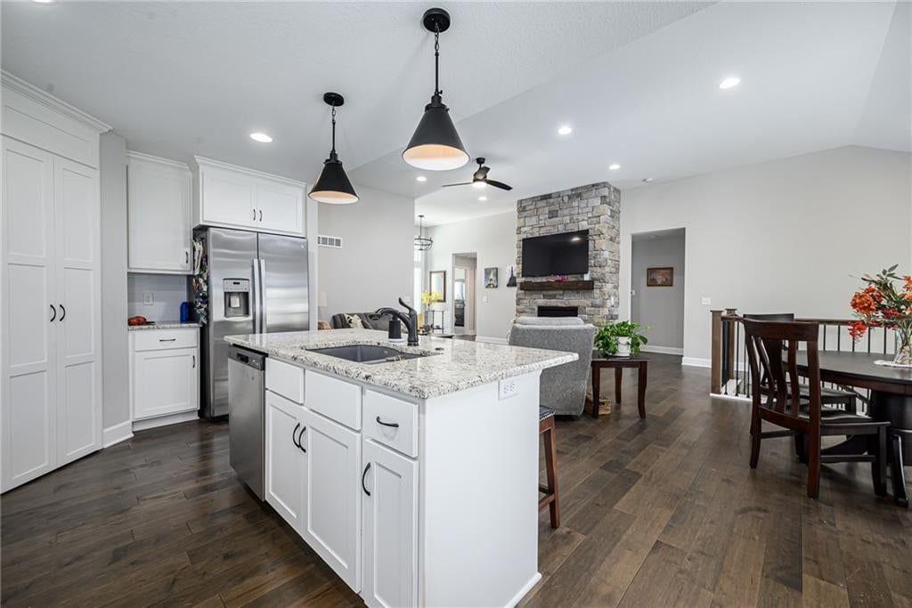 4712 Redwood Street — photo 10