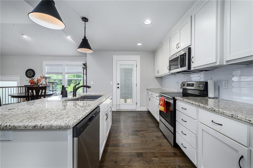 4712 Redwood Street — photo 11