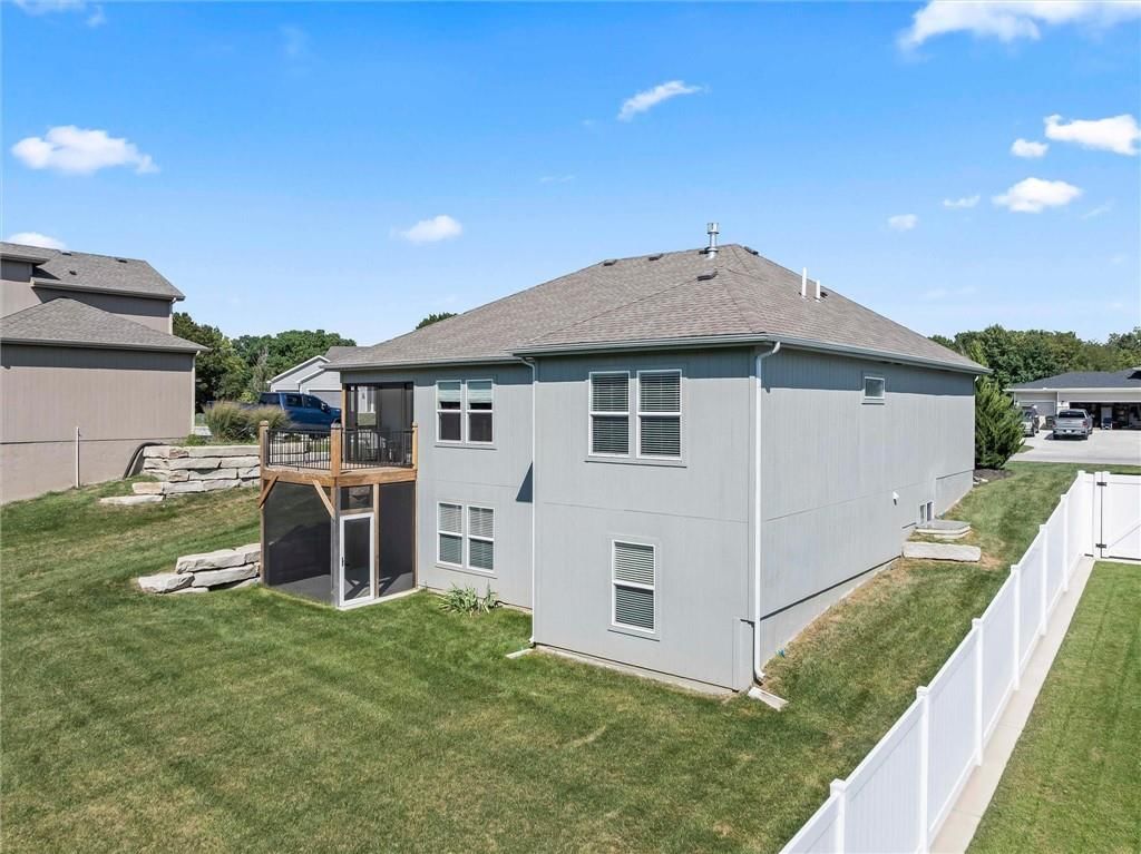 4712 Redwood Street — photo 33
