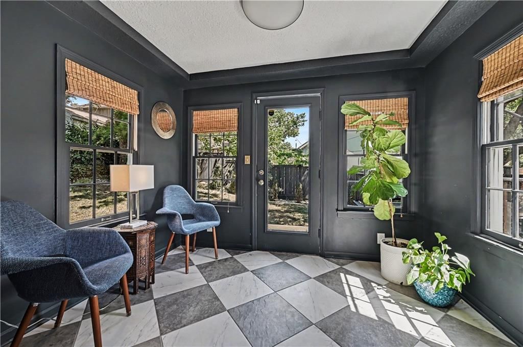 4823 Terrace Street — photo 10