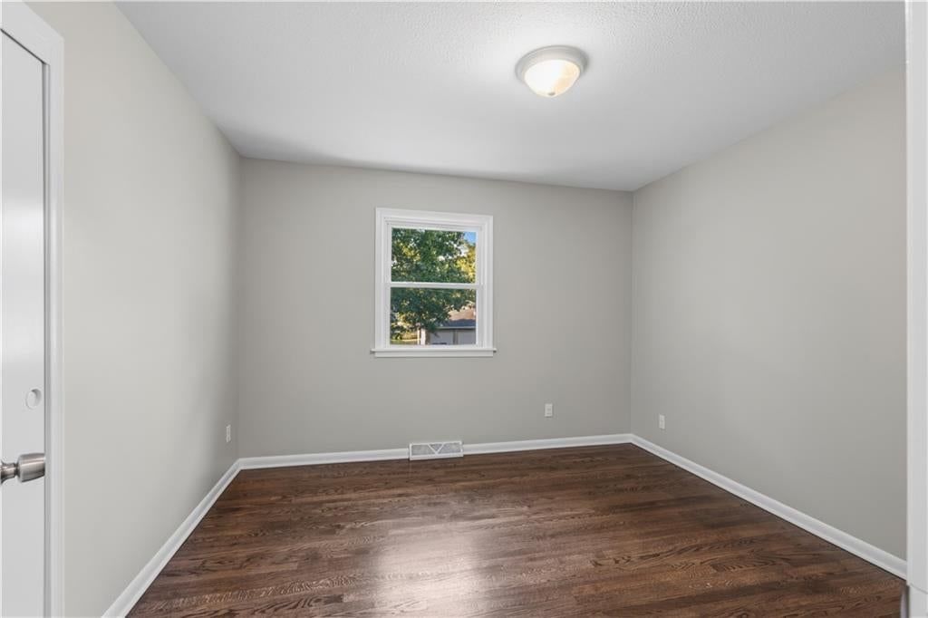 1202 E Ridgeway Drive — photo 15