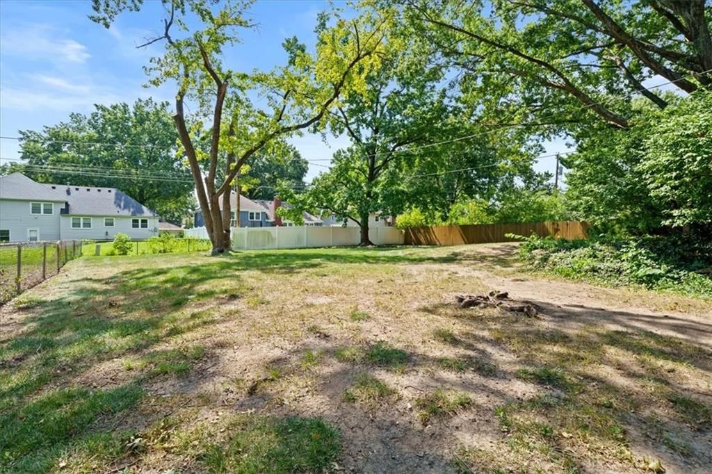 8307 W 97th Terrace — photo 28