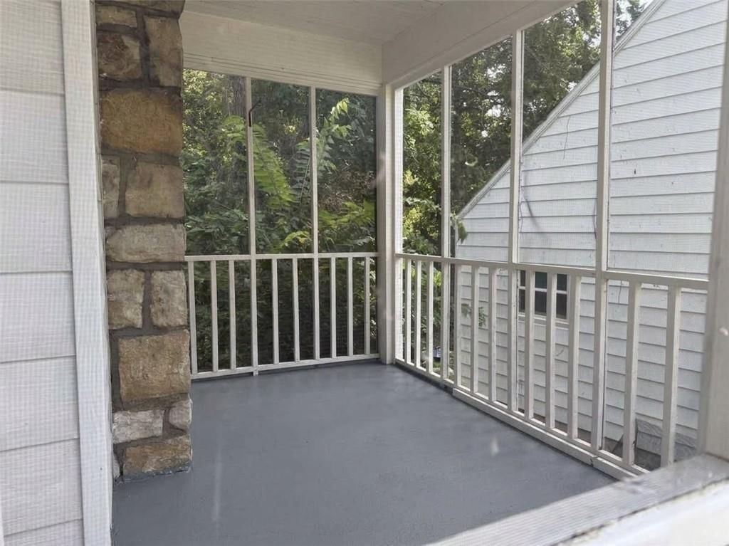 209 NE Hill Street — photo 4