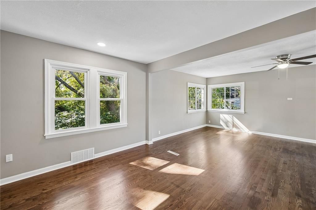 Photo 8 of 45 - 209 NE Hill Street, Kansas City, MO 64116