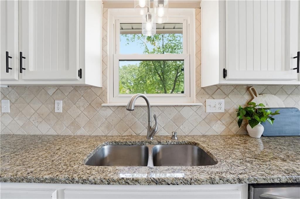 1012 S Winterbrooke Drive — photo 12