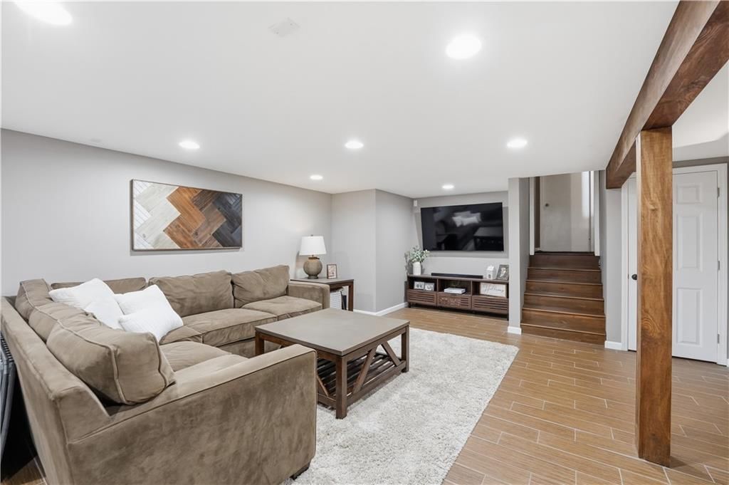 1012 S Winterbrooke Drive — photo 31