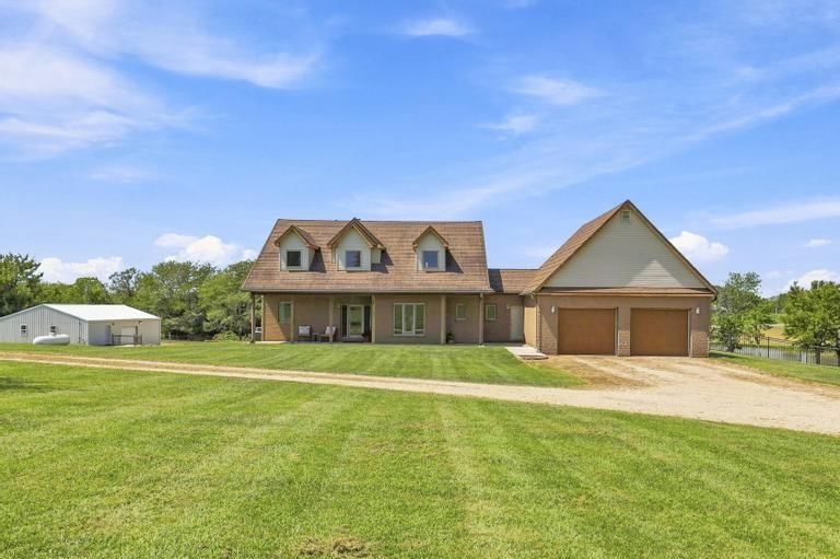 17200 S Gray Drive, Pleasant Hill, MO