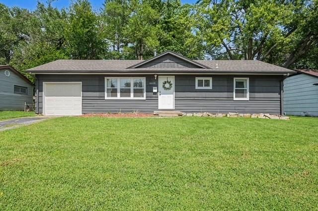 4608 E 113th Terrace, Kansas City, MO: listing photo 2