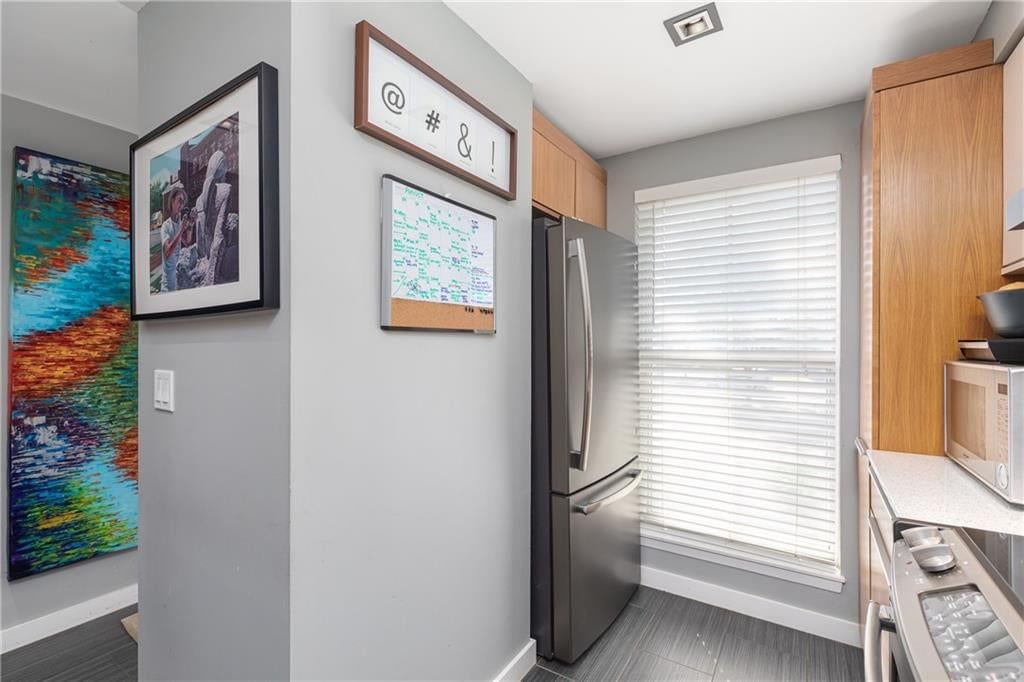 Photo 13 of 34 - 12214 W 79th Terrace, Lenexa, KS 66215