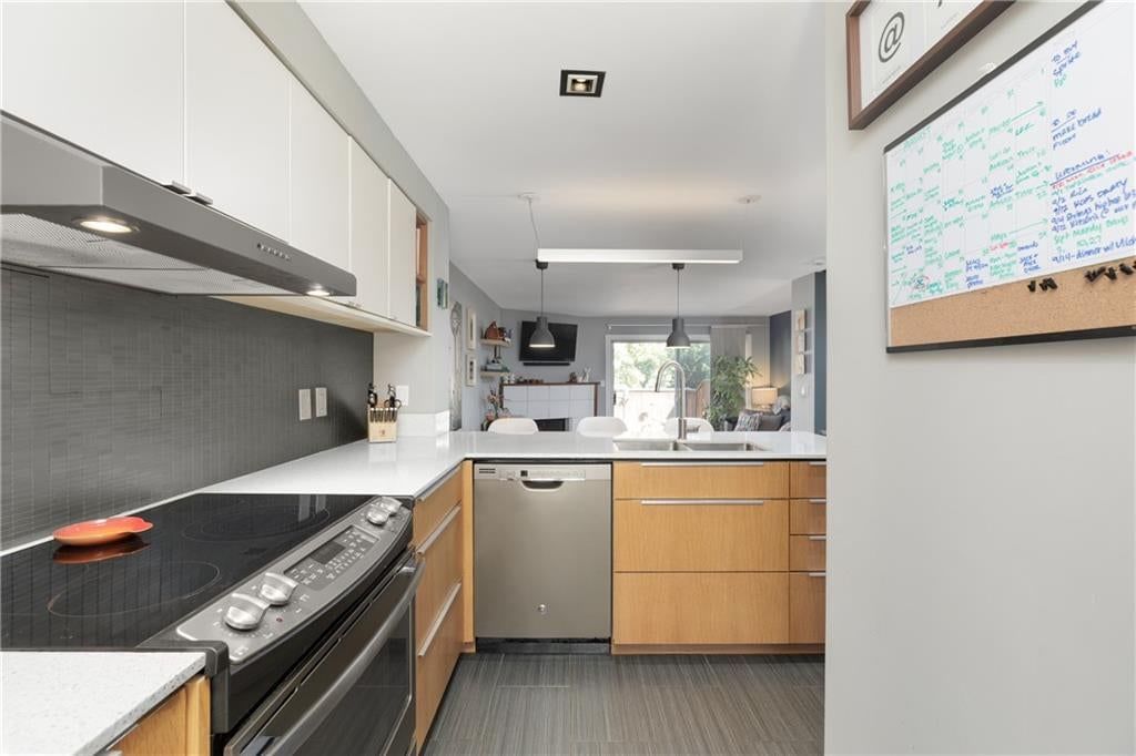 Photo 14 of 34 - 12214 W 79th Terrace, Lenexa, KS 66215