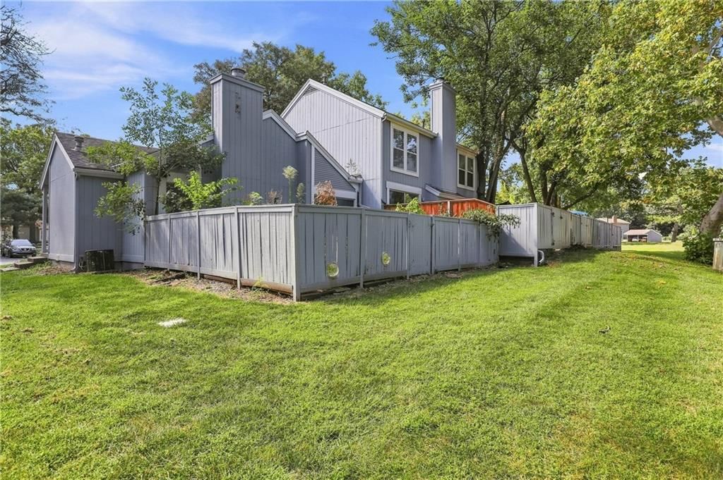 Photo 28 of 34 - 12214 W 79th Terrace, Lenexa, KS 66215