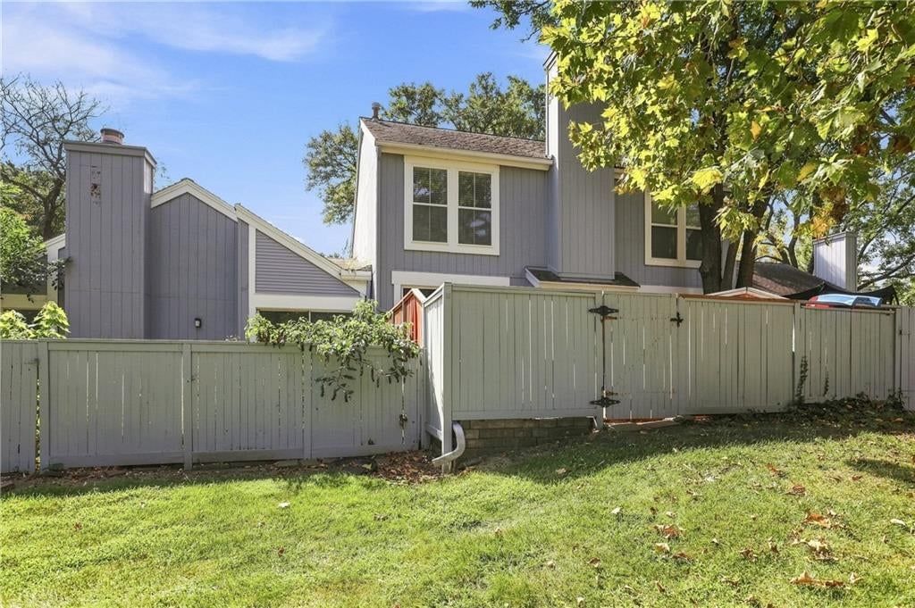 Photo 29 of 34 - 12214 W 79th Terrace, Lenexa, KS 66215