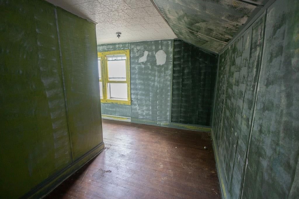 409 W 5th Street — photo 26